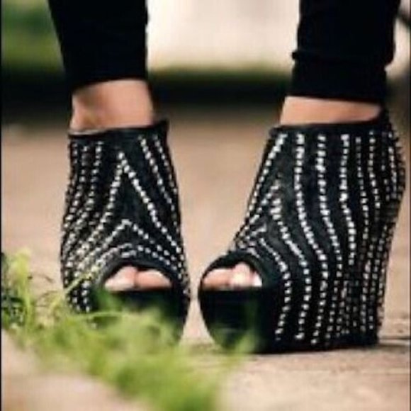 Zara Black & White Woven Leather Platform Wedges - Picture 1 of 6